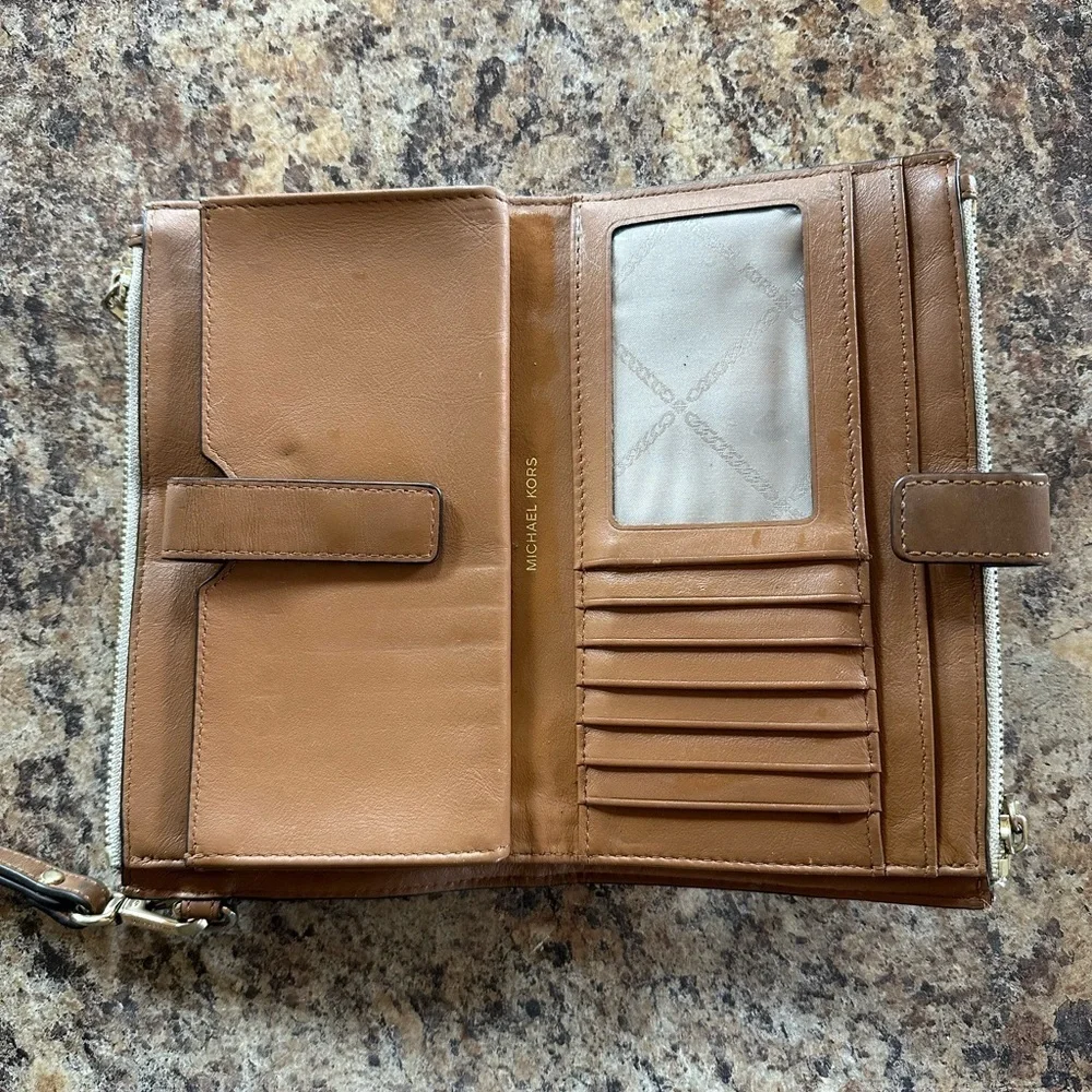 Michael Kors | Wristlet Wallet